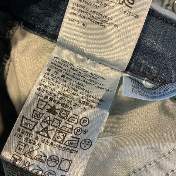 🐸 Levi’s Blue Denim Bermuda Jeans Shorts - Size 8 - Picture 4 of 4